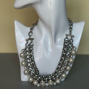 Elegant Silver and Pearl Necklace